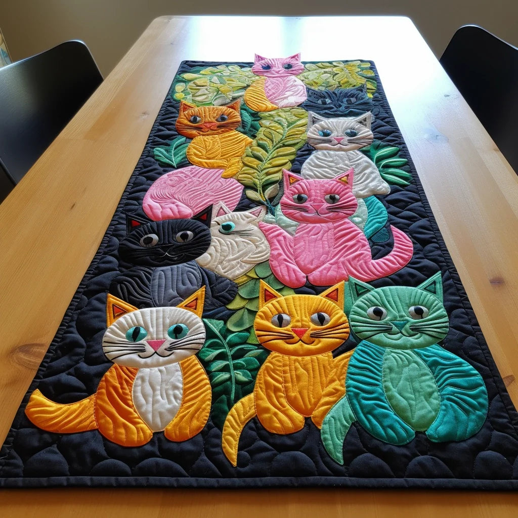 Cat TAI261223141 Quilted Table Runner